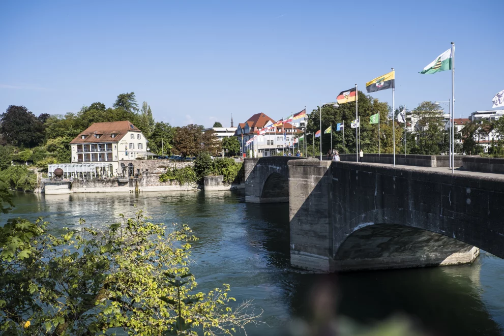 Immobilienmakler in Rheinfelden: Blick auf die Brücke zur Schweiz