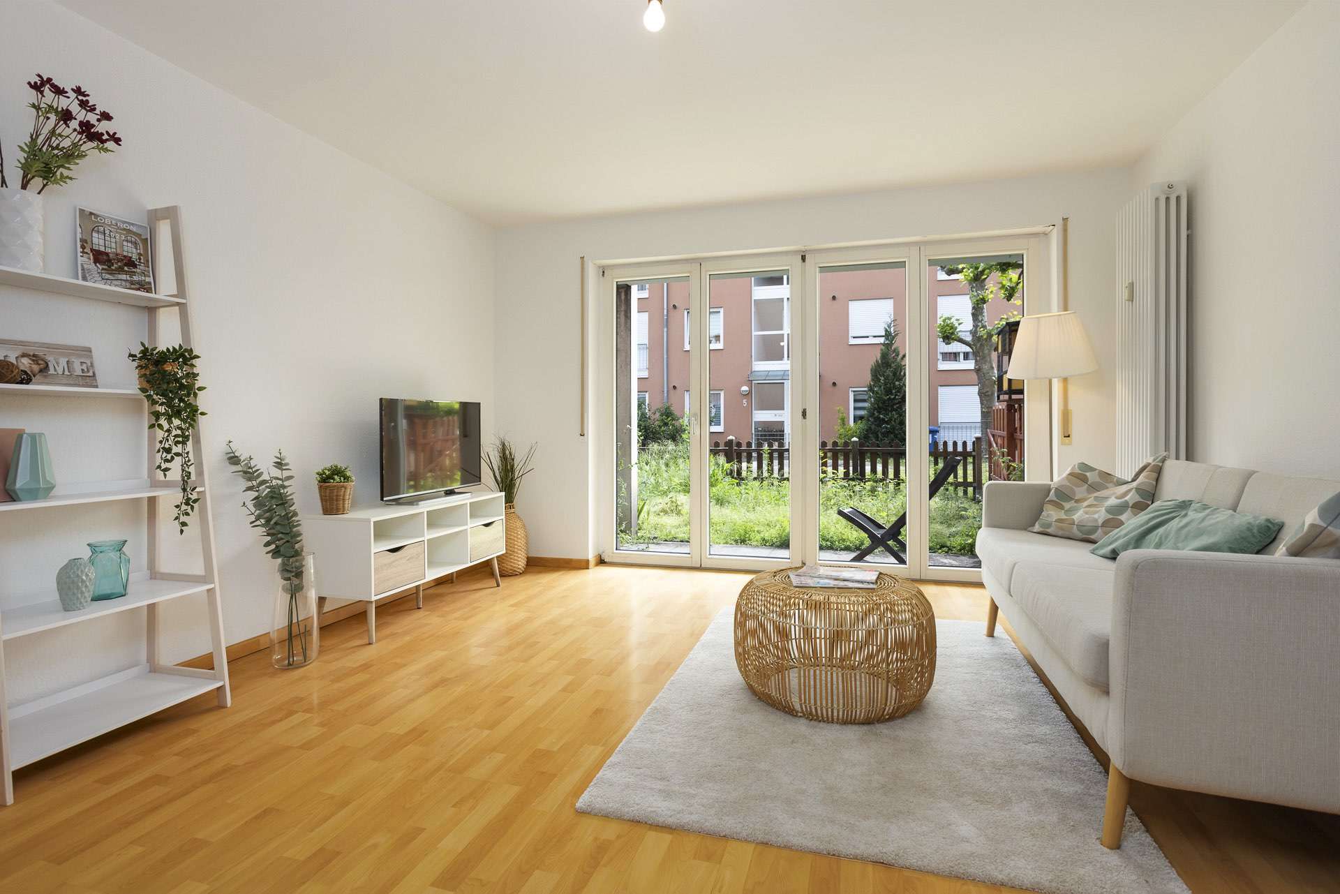 GARTENTRAUM: 3-Zi.-Erdgeschosswohnung mit Terrasse, Garten und Garage in Friedlingen