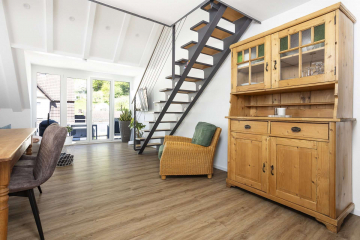 Wohnzimmer - MAISONETTEGLÜCK in Hauingen: Renovierte 4-Zi.-Wohnung mit 3 Balkonen & zwei Bädern