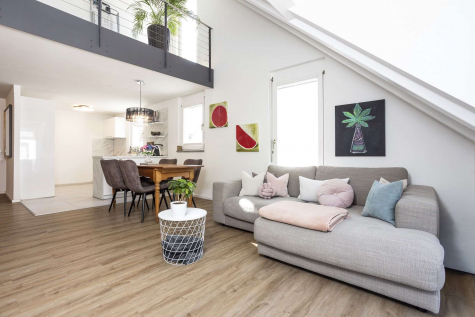MAISONETTEGLÜCK in Hauingen: Renovierte 4-Zi.-Wohnung mit 3 Balkonen & zwei Bädern, 79541 Lörrach, Maisonette