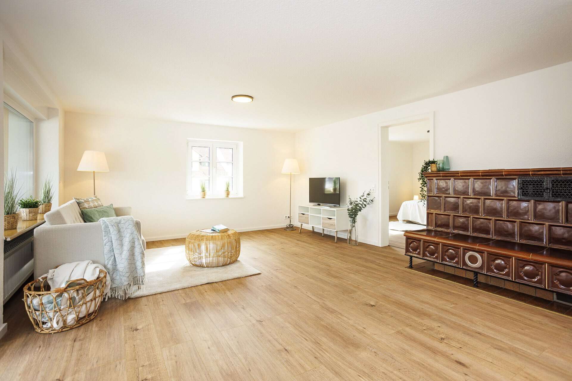 Große 2-Zimmer Whg. DORFBLICK in familiärer Einheit im Herzen von Hauingen mit Balkon und Garage