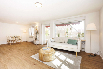 Offener Wohnbereich - Große 2-Zimmer Whg. DORFBLICK in familiärer Einheit im Herzen von Hauingen mit Balkon und Garage