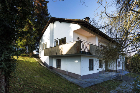 DORFIDYLLE in Steinen – Hüsingen: großes EFH mit schöner Aussicht u. gr. Garten, Garage und Kamin, 79585 Steinen, Einfamilienhaus