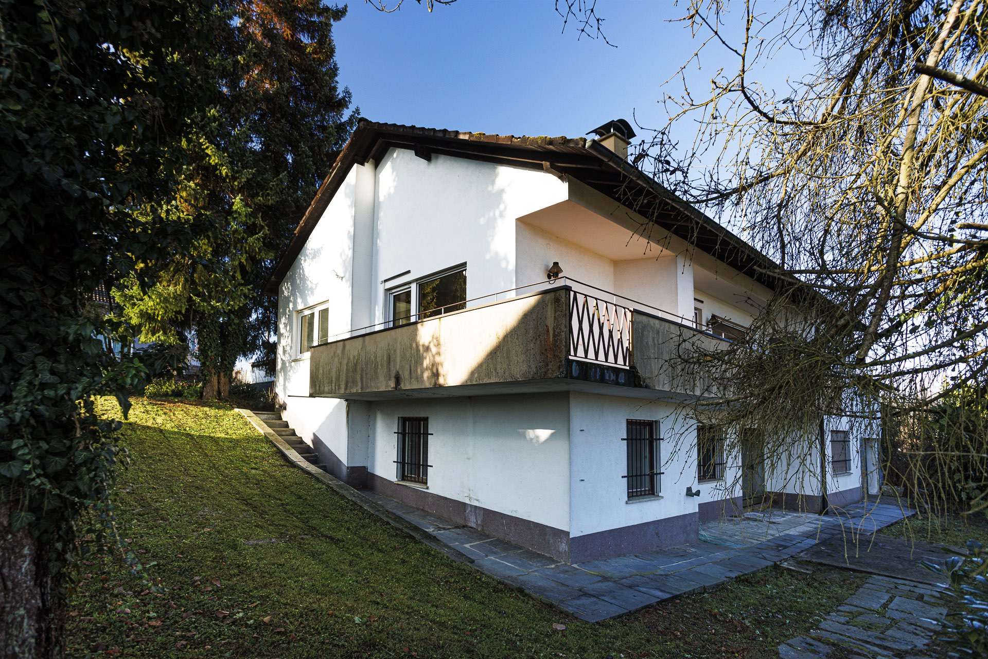 DORFIDYLLE in Steinen – Hüsingen: großes EFH mit schöner Aussicht u. gr. Garten, Garage und Kamin