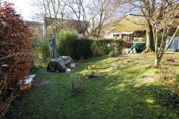 Garten - Gemütliche 3,5 Zi.-Whg HOLZLIEBE in Karsau mit 2 Balkonen, Kamin, Balkonkraftwerk u. Garage