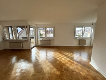 Wohnbereich - GRENZGÄNGER-GLÜCK zentral in Grenzach: 3-Zimmer Wohnung mit großem Balkon, Garage und Keller