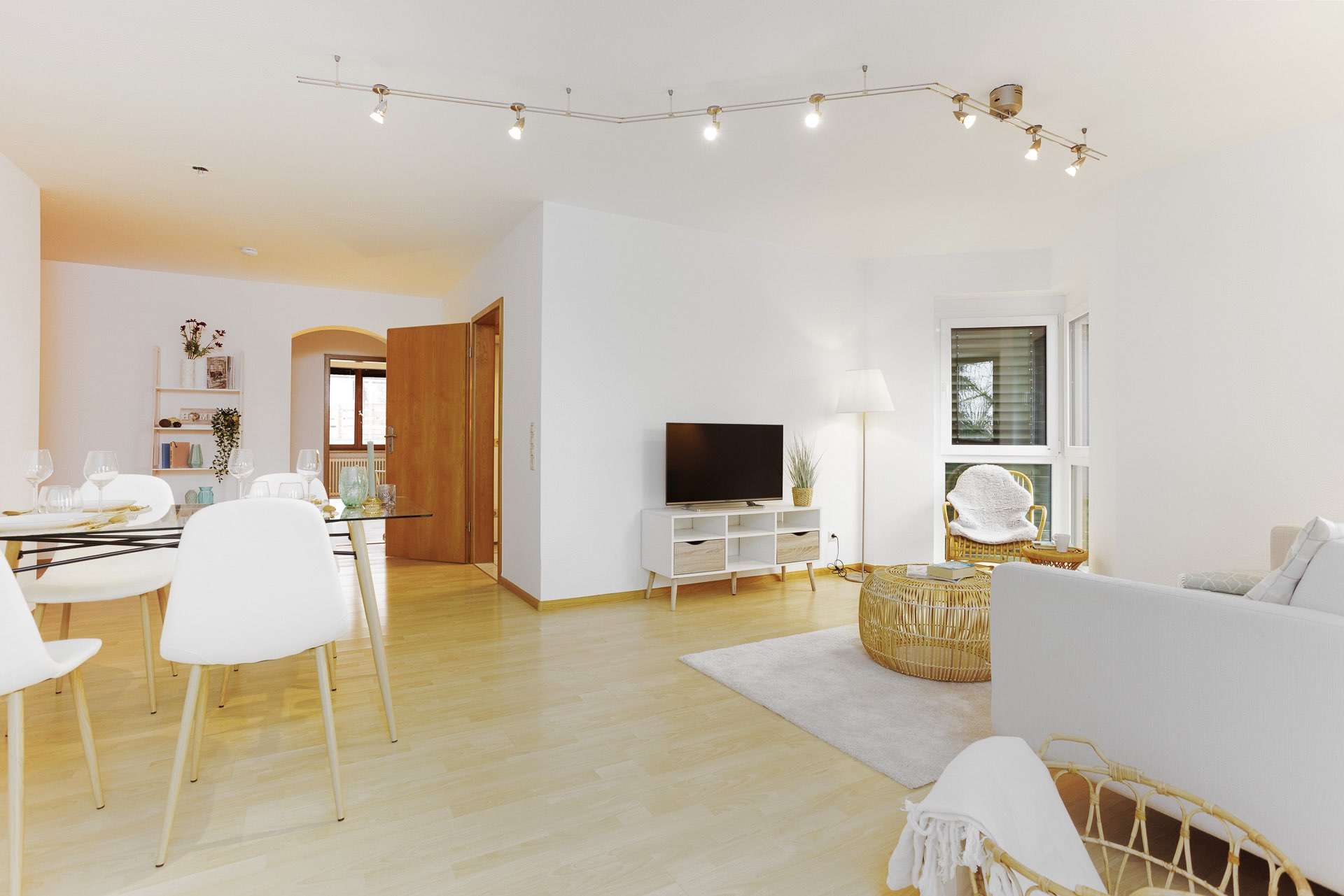 SONNENWINKEL in Efringen-Kirchen: 3-Zi.-Wohnung zentral gelegen mit Balkon, Gäste-WC und Carport