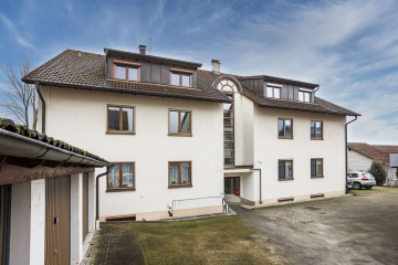 Gepflegtes Wohnhaus - SONNENWINKEL in Efringen-Kirchen: 3-Zi.-Wohnung zentral gelegen mit Balkon, Gäste-WC und Carport