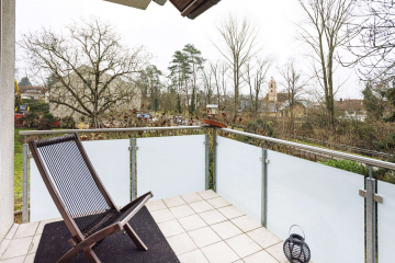 Balkon - SONNENWINKEL in Efringen-Kirchen: 3-Zi.-Wohnung zentral gelegen mit Balkon, Gäste-WC und Carport