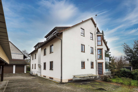 SONNENWINKEL in Efringen-Kirchen: 3-Zi.-Wohnung zentral gelegen mit Balkon, Gäste-WC und Carport, 79588 Efringen-Kirchen, Etagenwohnung