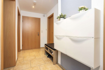 Wohnungsflur - RENDITEWOHNUNG – Vermietete, moderne 3-Zi.-Wohnung mit Balkon zentral in Schliengen