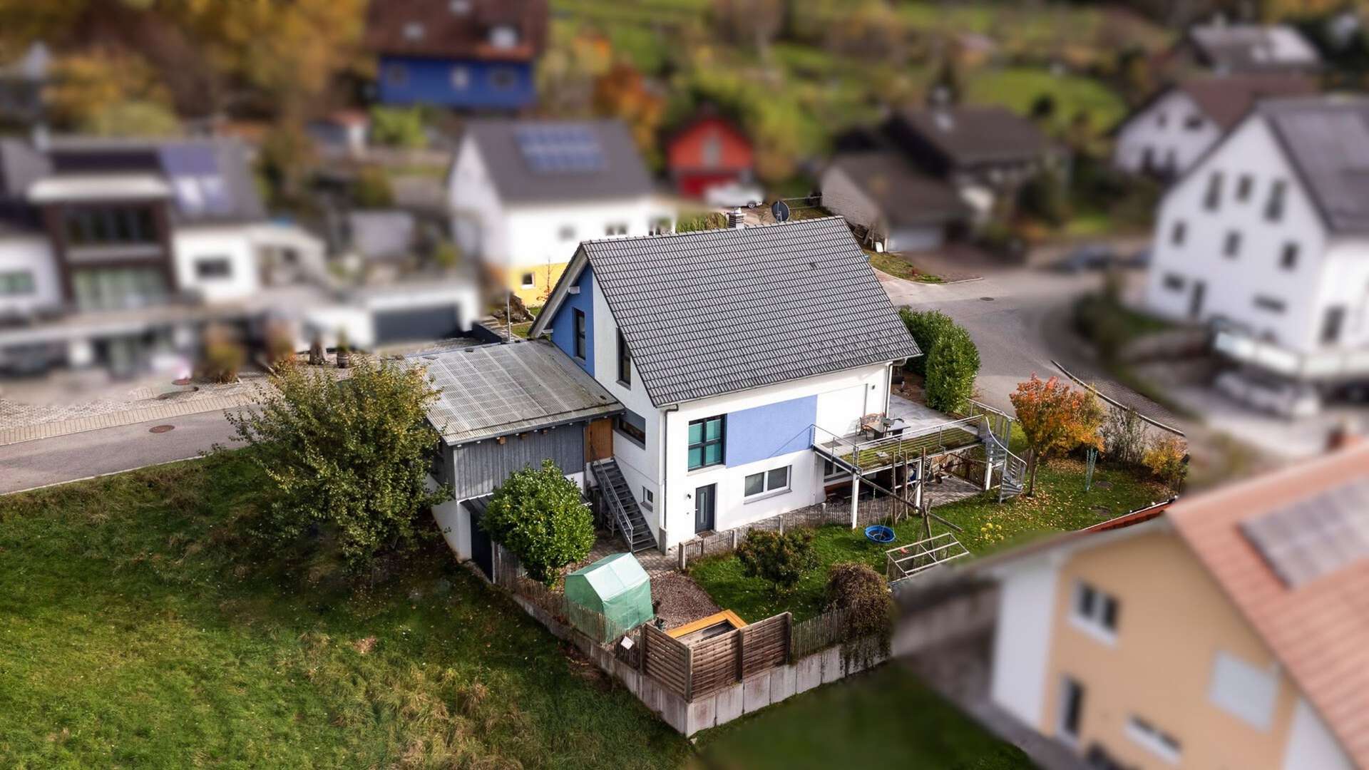 Modernes Familienheim HEIMATGLÜCK mit ELW, Schwedenofen, Balkon, Terrasse, Garten, Doppelgarage uvm.