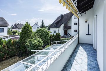 Geräumige Doppelhaushälfte GARTENBLICK mit 5 Zimmern, (Winter-) Garten u. Garage ruhig in Nollingen - Balkon mit Aussicht