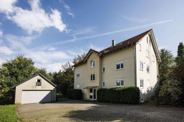 Hausansicht - SOUTERRAINTRAUM: moderne, lichtdurchflutete 2-Zi.-Wohnung in Schopfheim mit Keller und Stellplatz