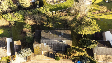 Ansicht von oben - DORFIDYLLE in Steinen – Hüsingen: großes EFH mit schöner Aussicht u. gr. Garten, Garage und Kamin