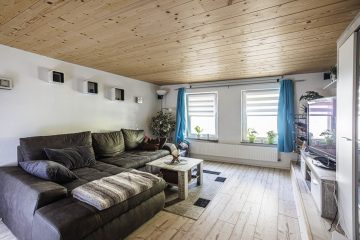 PROVISIONSFREI: Haus LANDLIEBE in Schönau: sanierte Doppelhaushälfte mit 5 Zimmern und Altbau-Charme - Wohnzimmer OG