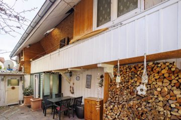 PROVISIONSFREI: Haus LANDLIEBE in Schönau: sanierte Doppelhaushälfte mit 5 Zimmern und Altbau-Charme - Außenansicht