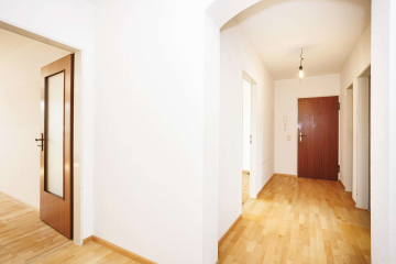 Flur - WIESENBLICK in Haagen: 3 Zimmer Wohnung mit Balkon, Garage, Stellplatz, Keller und Speicher