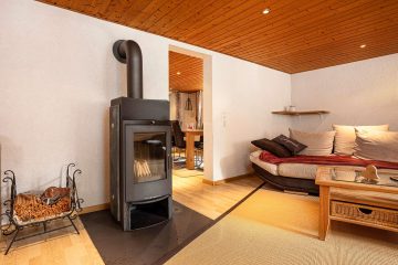 Wohnzimmer mit Kamin