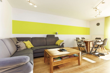 Wohnbereich - WOHNKOMFORT in Fahrnau: moderne 3-Zi.-Whg mit Balkon, Abstellkammer, Keller, Garten u. TG-Stellplatz