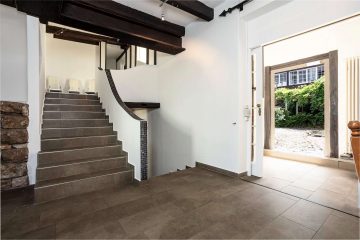 Entrancehall mit Treppe