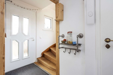 Hauseingang - FAMILIENTRAUM in Hüsingen: EFH mit riesigem Grundstück, 5 Zimmern, Doppelgarage, Terrasse & Kamin