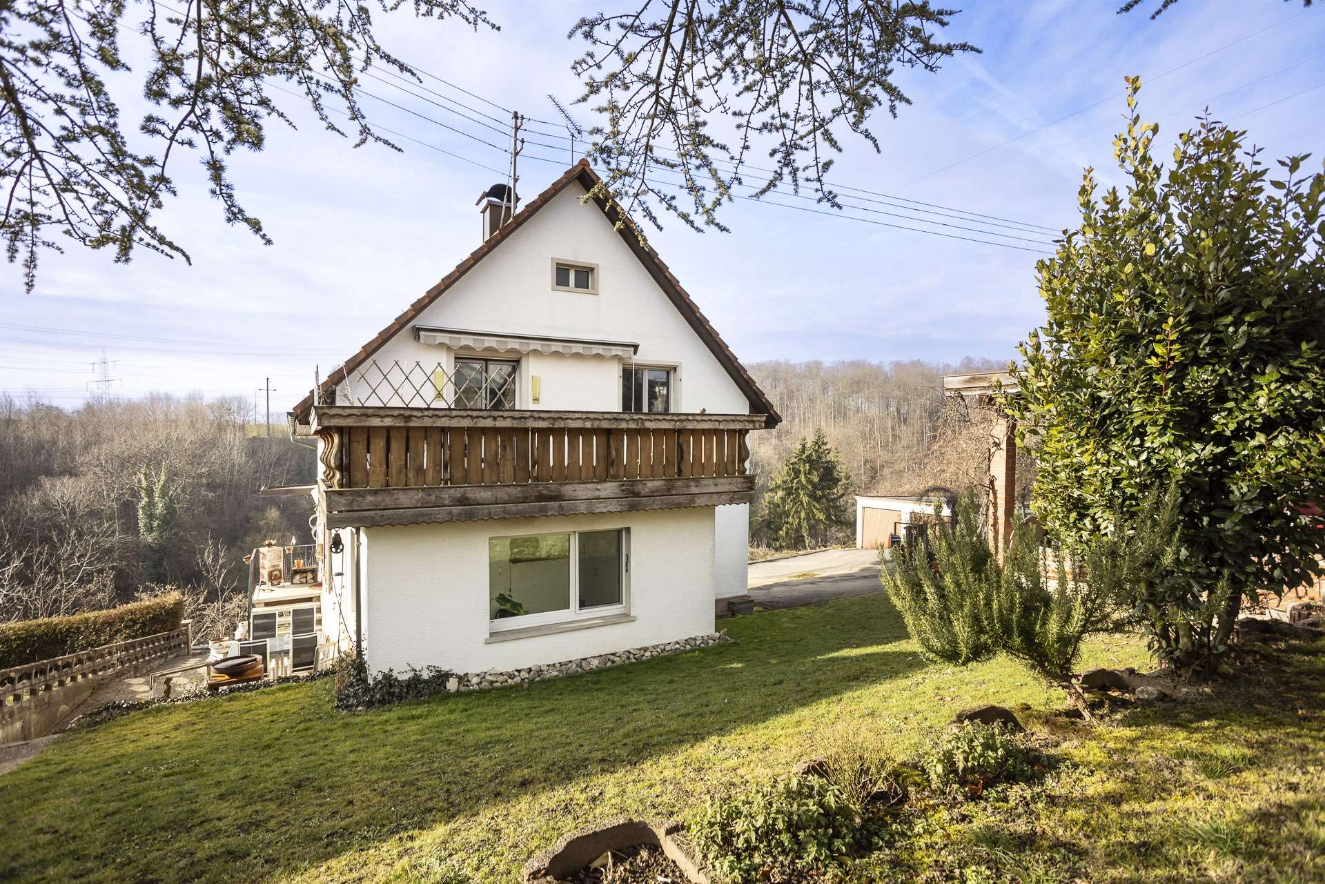 FAMILIENTRAUM in Hüsingen: EFH mit riesigem Grundstück, 5 Zimmern, Doppelgarage, Terrasse & Kamin