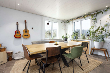 Essbereich - FAMILIENTRAUM in Hüsingen: EFH mit riesigem Grundstück, 5 Zimmern, Doppelgarage, Terrasse & Kamin