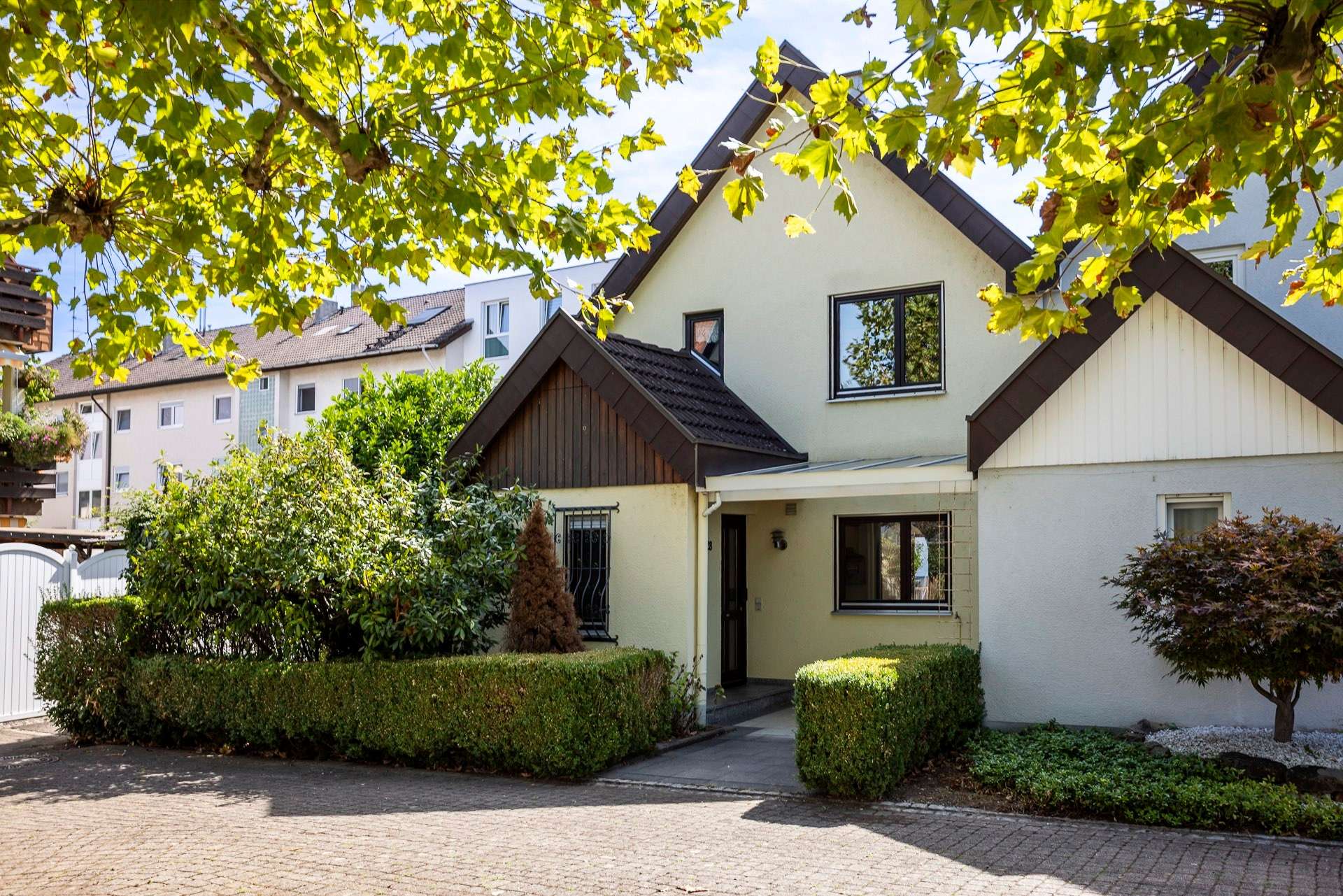 FAMILIENPLATZ – Reihenendhaus mit Garten, Terrasse und Balkon und viel Potenzial in Haltingen