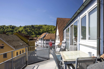Balkon - PANORAMATRAUM im Schwarzwald: 4-Zi.-Maisonette-Whg in Zell mit Kamin, Balkon & 2 Stellplätzen