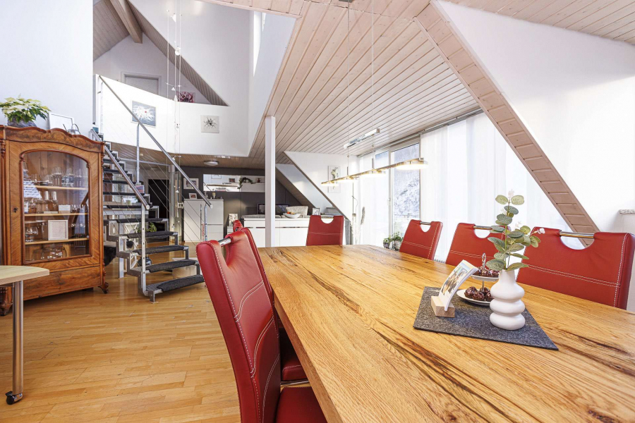 Küche mit Essbereich - PANORAMATRAUM im Schwarzwald: 4-Zi.-Maisonette-Whg in Zell mit Kamin, Balkon & 2 Stellplätzen