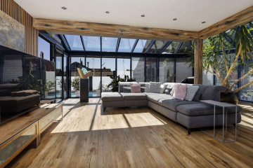 Wohnbereich - SONNENPLATZ mit Pool & Sauna – Großzügiges EFH mit 8 Zimmern, Garten, Kamin & Garage in Langenau