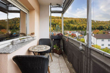 Balkon mit Aussicht - STADTBLICK: 3 Zi-Whg zentrumsnah in energetisch saniertem MFH mit moderner Küche und Bad, Balkon