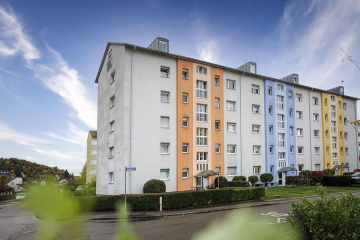 Hausansicht - STADTBLICK: 3 Zi-Whg zentrumsnah in energetisch saniertem MFH mit moderner Küche und Bad, Balkon