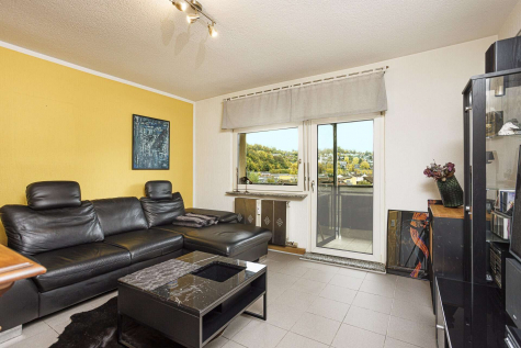 STADTBLICK: 3 Zi-Whg zentrumsnah in energetisch saniertem MFH mit moderner Küche und Bad, Balkon, 79539 Lörrach, Etagenwohnung