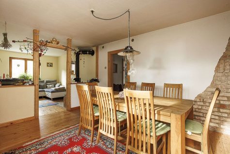HOLZSTUBE: rustikales EFH in Bad Bellingen mit 4 Zi. Holzdielen, Kamin, Balkon, Garten und Garage, 79415 Bad Bellingen, Einfamilienhaus