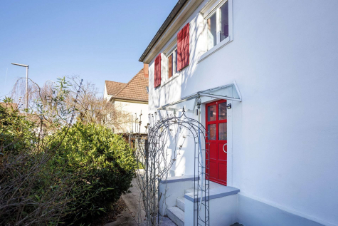 KULTURHEIM in Weil am Rhein: Gepflegte DHH mit 5 Zimmern, Garten, Stellplatz & Garage, 79576 Weil am Rhein, Doppelhaushälfte