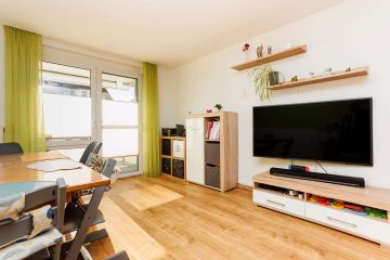Wohnzimmer mit Essbereich