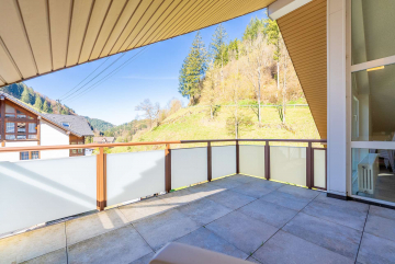 Wohnung DG - Balkon - WOHNJUWEL in Häg-Ehrsberg – Komplett saniertes 3-Familienhaus in traumhafter Schwarzwaldlage