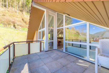 Wohnung DG - Balkon - WOHNJUWEL in Häg-Ehrsberg – Komplett saniertes 3-Familienhaus in traumhafter Schwarzwaldlage