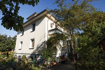 KÜNSTLERHAUS in Weil a. Rh.: liebevoll saniertes Stadthaus in ruhiger Spielstraße grenznah zu Basel - Front