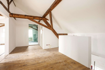 Eingangsbereich aktueller Zustand - HOLZTRAUM mit 3 Zimmern, offener Küche und malerischem Ausblick in Zell