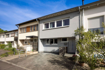 Außenansicht - Stilvoll modernisiertes RMH “MODERN HOME” mit Garten, Schwedenofen, Keller, Spitzboden & Stellplatz
