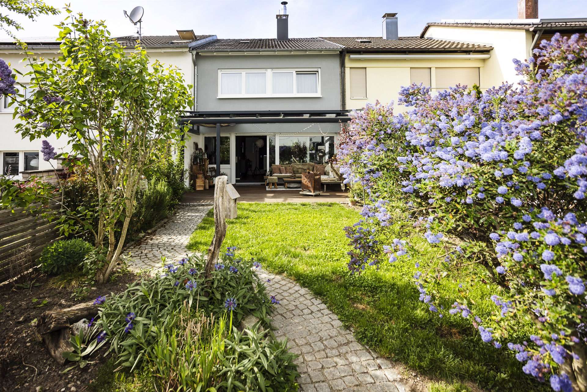 Stilvoll modernisiertes RMH “MODERN HOME” mit Garten, Schwedenofen, Keller, Spitzboden & Stellplatz