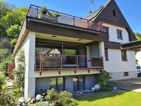 Großes Einfamilienhaus GLÜCKSGRIFF mit Doppelgarage, Carport, Dachterrasse u. gr. Garten in Öflingen, 79664 Wehr, Einfamilienhaus