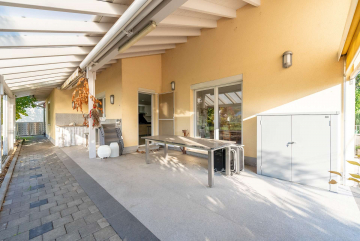 Terasse - WOHNPARADIES: EFH in Wyhlen mit Einliegerwohnung, Terrasse, Doppelgarage und moderner Ausstattung