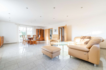 Wohn-/ Esszimmer - WOHNPARADIES: EFH in Wyhlen mit Einliegerwohnung, Terrasse, Doppelgarage und moderner Ausstattung