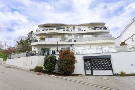 „Luxus trifft auf Nachhaltigkeit“ 2-Zi Wohnung mit Traumaussicht in Bad Bellingen, 79415 Bad Bellingen, Etagenwohnung